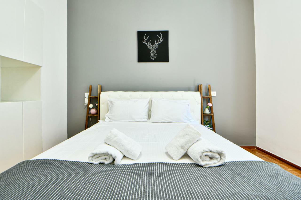 Flowers Of Athens, Boutique Aparthotel With 6-Apartments In Central Athens Atenas Exterior foto