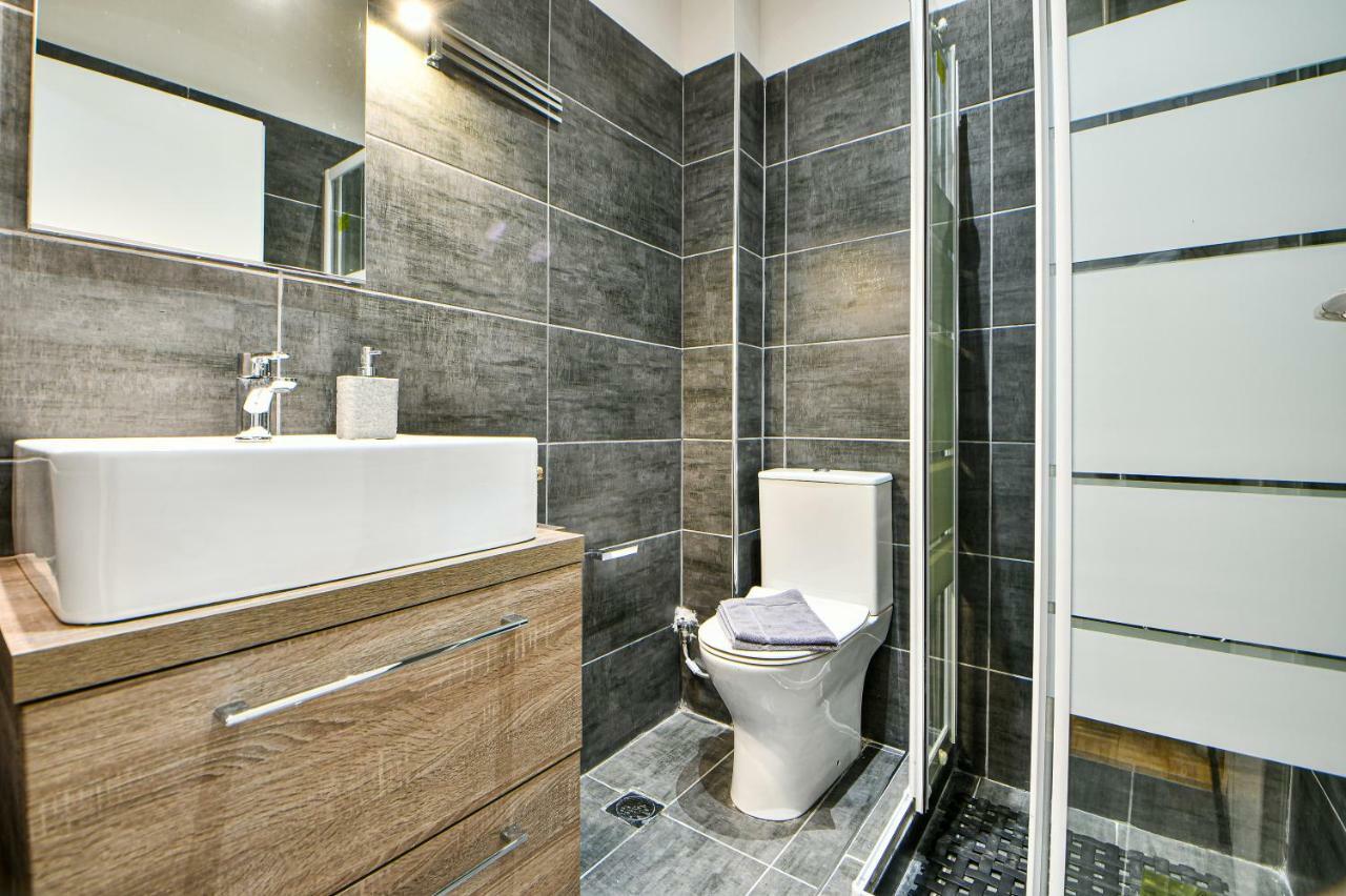 Flowers Of Athens, Boutique Aparthotel With 6-Apartments In Central Athens Atenas Exterior foto
