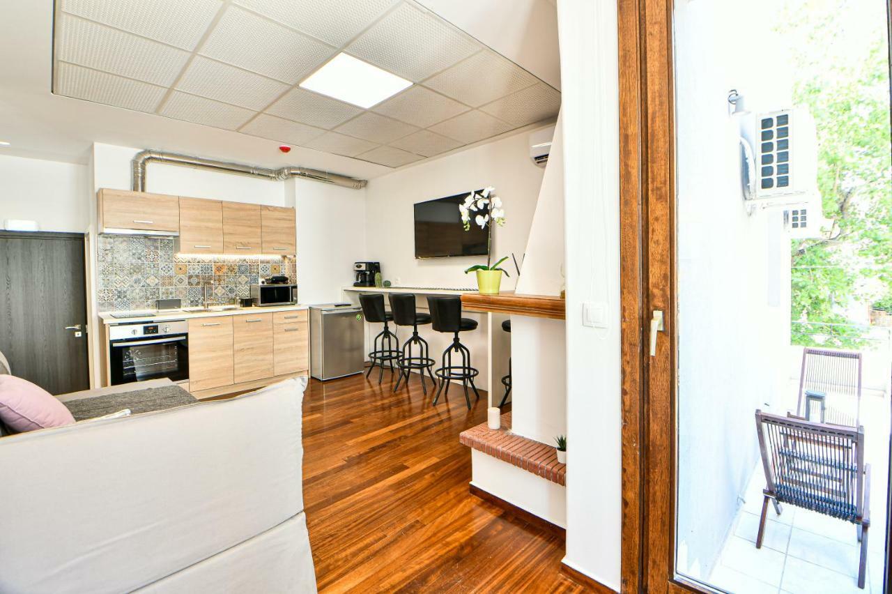 Flowers Of Athens, Boutique Aparthotel With 6-Apartments In Central Athens Atenas Exterior foto