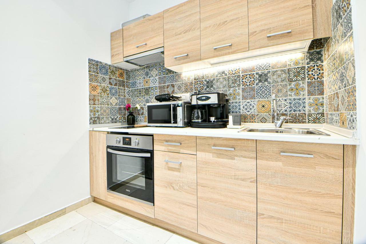 Flowers Of Athens, Boutique Aparthotel With 6-Apartments In Central Athens Atenas Exterior foto